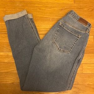 Hollister Ultra High Rise Mom Jeans
